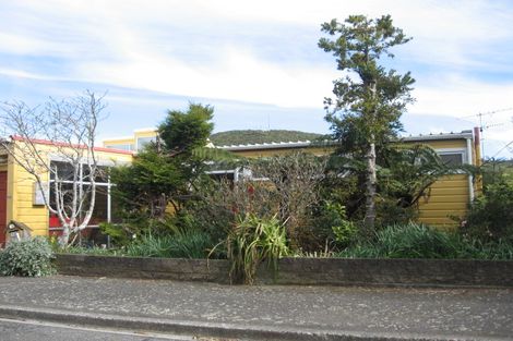 Photo of property in 12 Versailles Street, Karori, Wellington, 6012