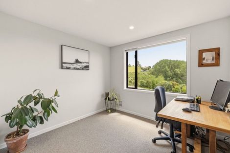 Photo of property in 42 Te Auhi Way, Welcome Bay, Tauranga, 3112