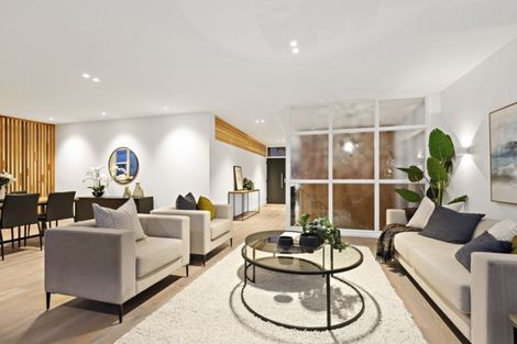 Photo of property in 181 Glenfield Road, Hillcrest, Auckland, 0627