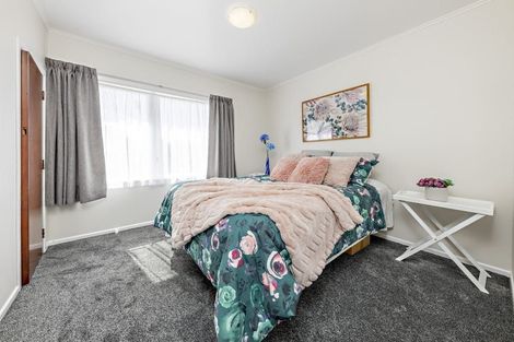 Photo of property in 24 President Avenue, Papakura, 2110