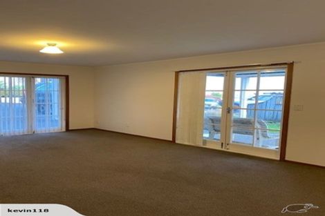 Photo of property in 2/160 Mokoia Road, Chatswood, Auckland, 0626