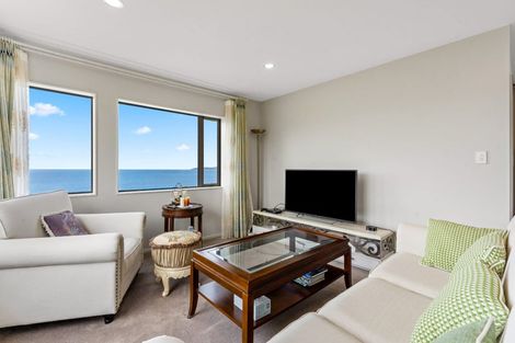 Photo of property in 126-128 Lax Crescent, Leigh, 0985