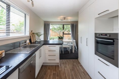 Photo of property in 2/27 Mortlake Street, Islington, Christchurch, 8042