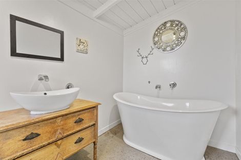 Photo of property in 2 Warre Street, Waitara, 4320