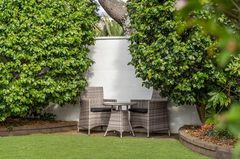 Photo of property in 25a Milford Road, Milford, Auckland, 0620