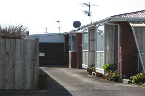 Photo of property in 2/3 Seddon Street, Westown, New Plymouth, 4310