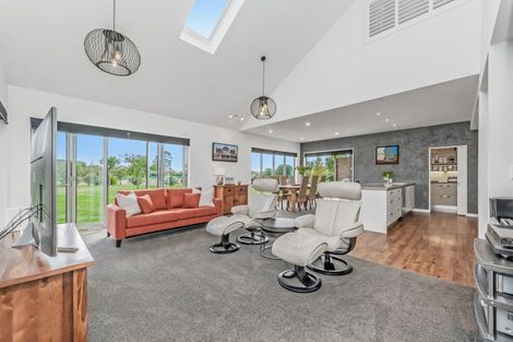 Photo of property in 39 Thorndon Close, Kirwee, Darfield, 7571