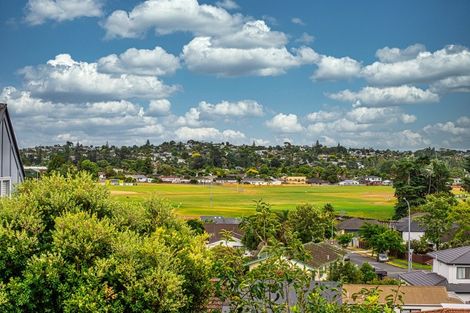 Photo of property in 28 Lewisham Street, Highland Park, Auckland, 2010
