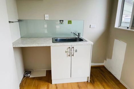 Photo of property in 23 Trias Road, Totara Vale, Auckland, 0629