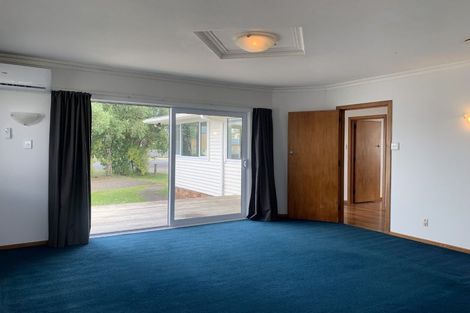Photo of property in 1/204 Sturges Road, Henderson, Auckland, 0612