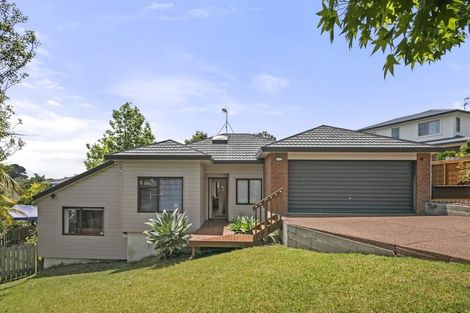 Photo of property in 14 Mandeville Place, Unsworth Heights, Auckland, 0632