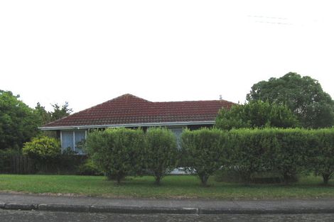 Photo of property in 4 Norma Avenue, Te Atatu South, Auckland, 0610