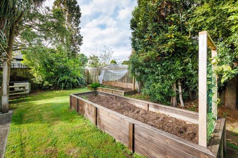 Photo of property in 17 Manawatu Street, Hokowhitu, Palmerston North, 4410