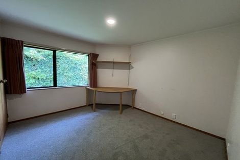 Photo of property in 6 Bushview Place, Upper Vogeltown, New Plymouth, 4310