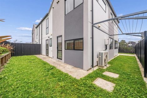 Photo of property in 8 Desert Gold Lane, Wallaceville, Upper Hutt, 5018
