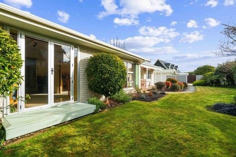 Photo of property in 9 Bridgemere Lane, Cracroft, Christchurch, 8022