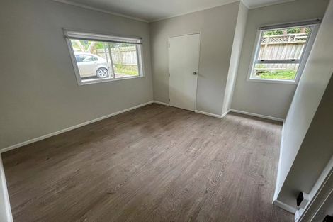 Photo of property in 2/663 Beach Road, Rothesay Bay, Auckland, 0630