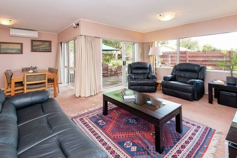 Photo of property in 21 Tupaki Place, Pakuranga Heights, Auckland, 2010