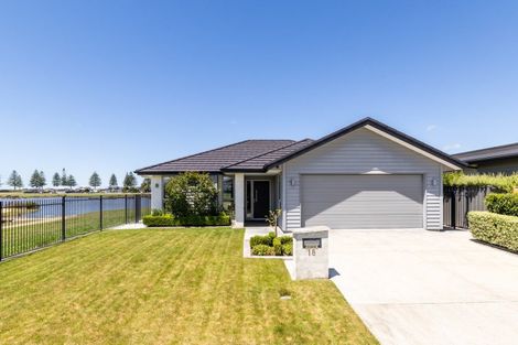 Photo of property in 18 Ruakituri Place, Te Awa, Napier, 4110