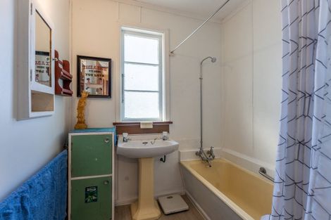 Photo of property in 2 Kiharoa Street, Otaki Beach, Otaki, 5512