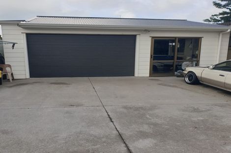 Photo of property in 19 Sandspit Road, Waiuku, 2123