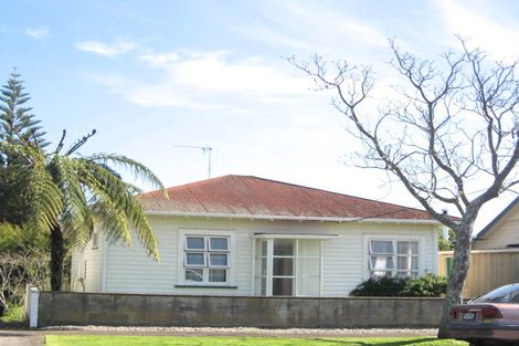 Photo of property in 6 Autere Street, Strandon, New Plymouth, 4312