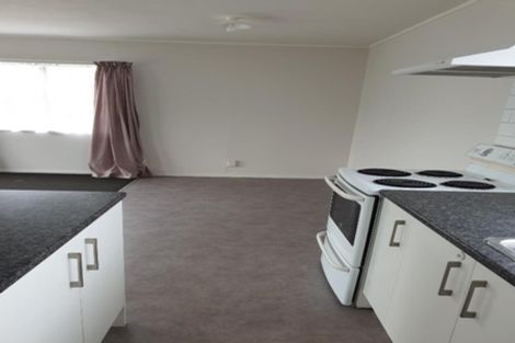 Photo of property in 2/27 Templeton Place, Clendon Park, Auckland, 2103