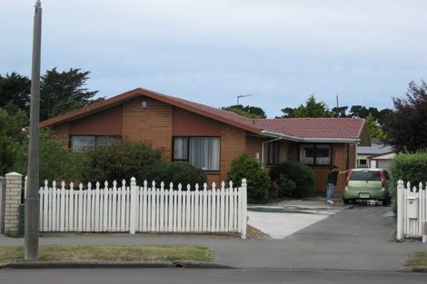 Photo of property in 17 Takapu Place, Bromley, Christchurch, 8062