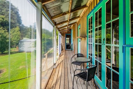 Photo of property in 100 Conway Road, Eltham, 4322