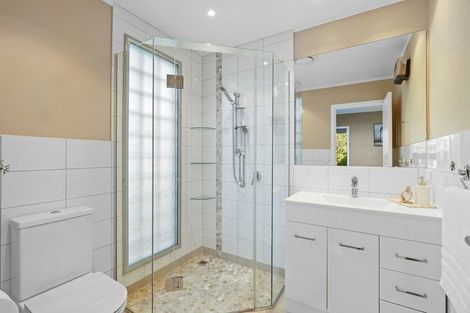 Photo of property in 100 Elsham Road, Lepperton, New Plymouth, 4373