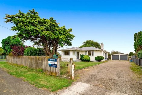 Photo of property in 48 Turuturu Road, Hawera, 4610