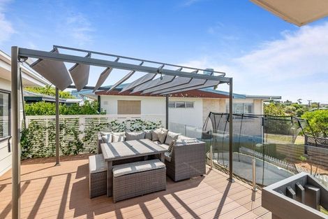 Photo of property in 21a Red Beach Road, Red Beach, 0932