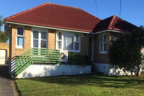 Photo of property in 196 Waimumu Road, Massey, Auckland, 0614