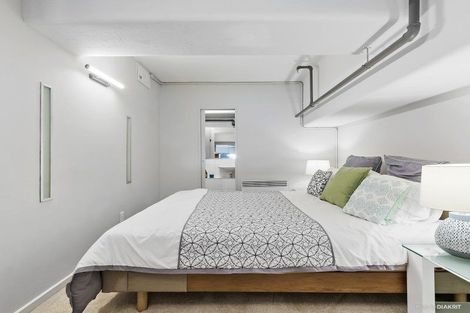 Photo of property in Stadium Garden Flats, 117/107 Thorndon Quay, Pipitea, Wellington, 6011