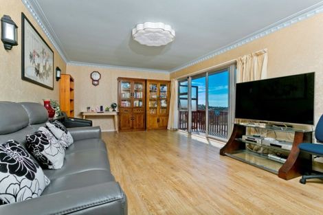 Photo of property in 4/205 Onewa Road, Birkenhead, Auckland, 0626