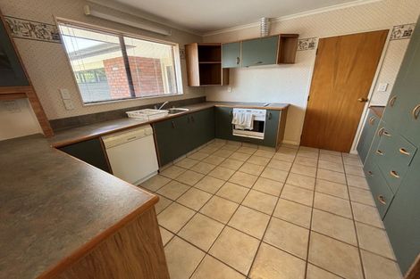 Photo of property in 11 Hanmer Place, Highbury, Palmerston North, 4412