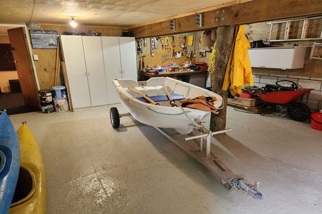 Photo of property in 14 Sandy Bay Road, Black Rock, Picton, 7282