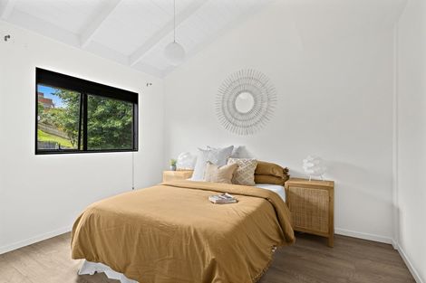 Photo of property in 1/663a Beach Road, Rothesay Bay, Auckland, 0630