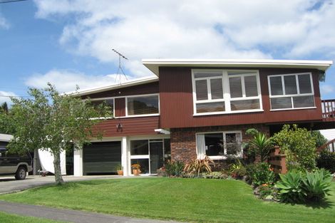 Photo of property in 4a Hardley Avenue, Tindalls Beach, Whangaparaoa, 0930