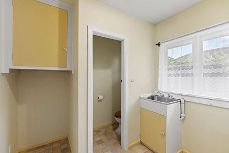 Photo of property in 35 Liverton Crescent, Bishopdale, Christchurch, 8053