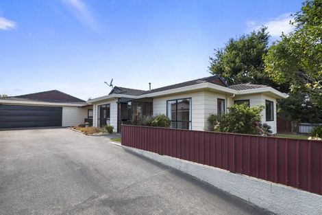 Photo of property in 12 Cargill Grove, Kelvin Grove, Palmerston North, 4414