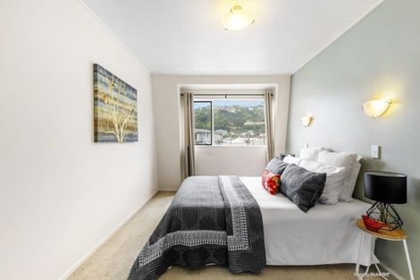 Photo of property in 7/100 Lyall Parade, Lyall Bay, Wellington, 6022