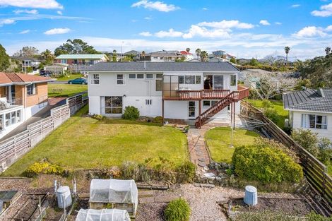 Photo of property in 10 Fairway Avenue, Red Beach, 0932