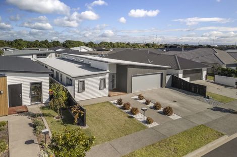 Photo of property in 10 Pimelea Street, Papamoa Beach, Papamoa, 3118