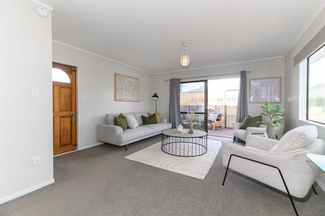 Photo of property in 2/18 Gloria Avenue, Te Atatu Peninsula, Auckland, 0610