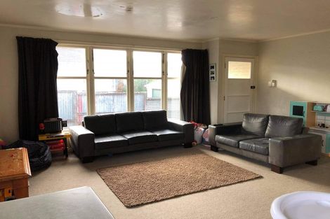 Photo of property in 7 Alma Street, Te Atatu South, Auckland, 0610