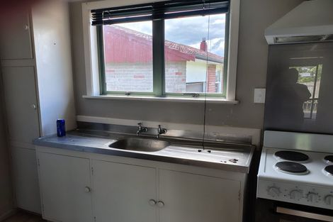 Photo of property in 2 Puweto Street, Selwyn Heights, Rotorua, 3015