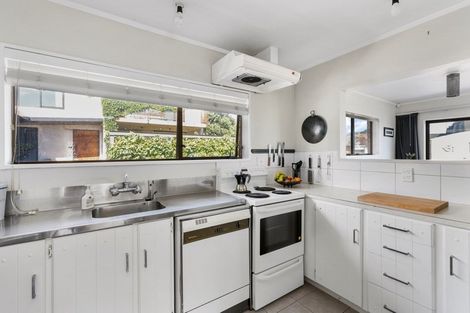 Photo of property in 11 Sutherland Avenue, Mount Maunganui, 3116