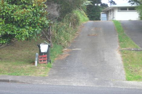 Photo of property in 59 Totaravale Drive, Totara Vale, Auckland, 0629