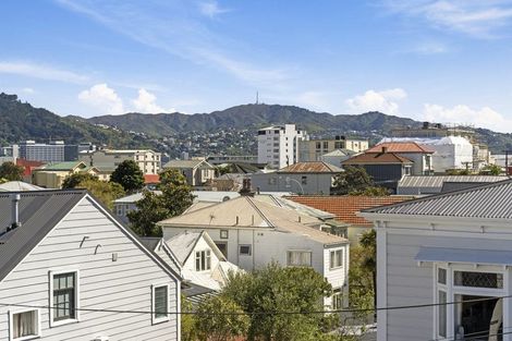 Photo of property in Victoria Court, 10/4 Queen Street, Mount Victoria, Wellington, 6011